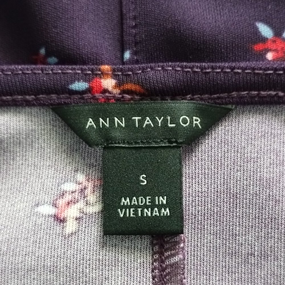 Ann Taylor Purple Floral Top - Picture 9 of 10